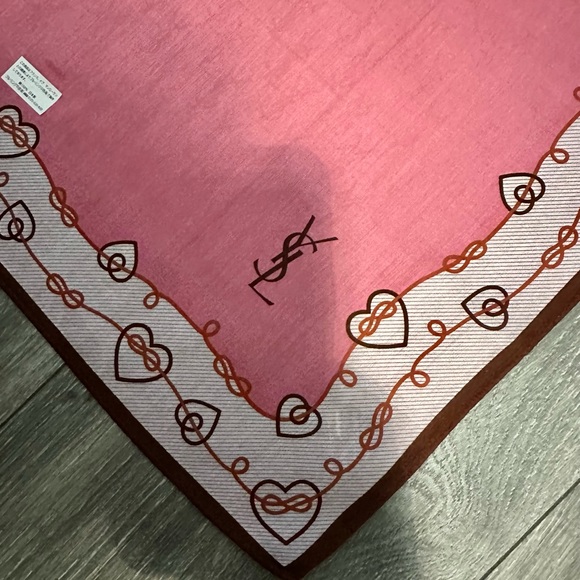 Ysl monogrammed scarf. Very rare with hidden ysl pattern nwt - Picture 6 of 7